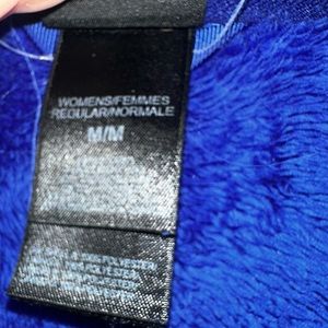 Authentic Royal blue north face. In VGUC worn only a handful of times